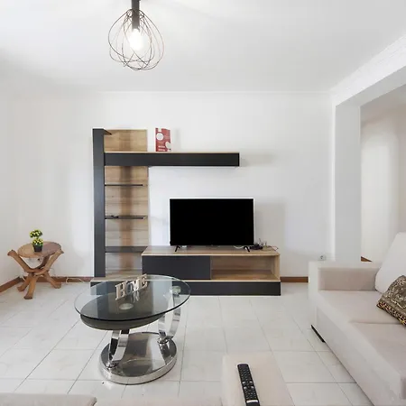 Gilove House Villa *