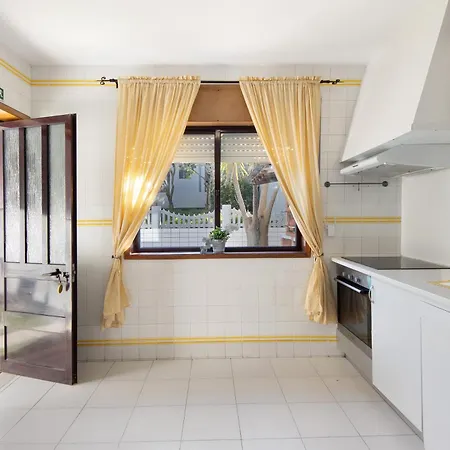 Gilove House Villa