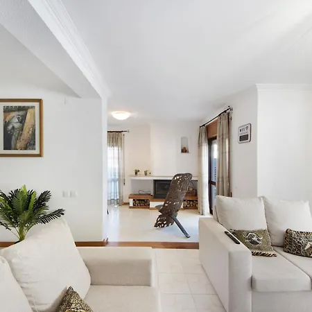 Vila Gilove House *