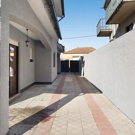 Gilove House *